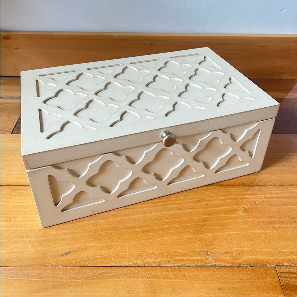 Jewelry box